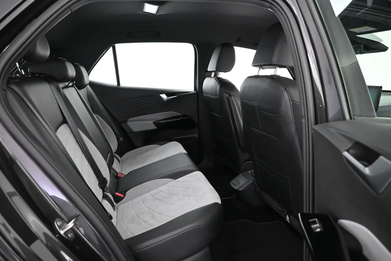 Car Image - 4L6WGZ1tkTPmdvB71VNZNh