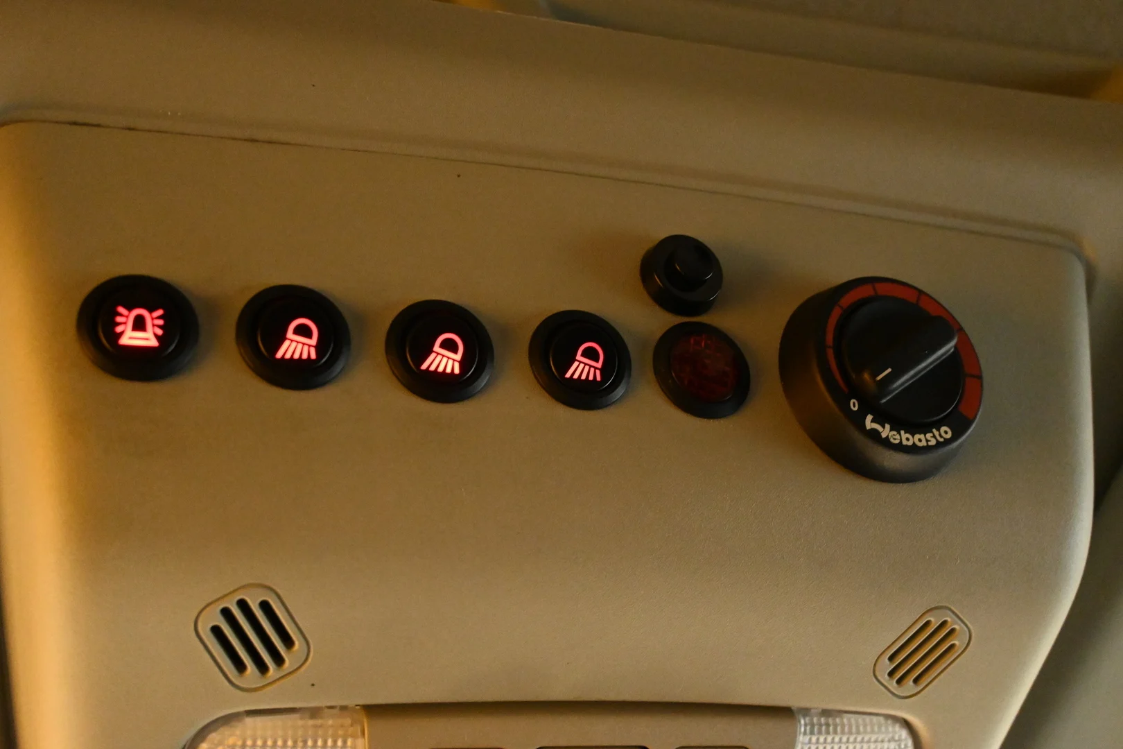 Car Image - 1LpgohRTKcU0dVBvJpgjt9