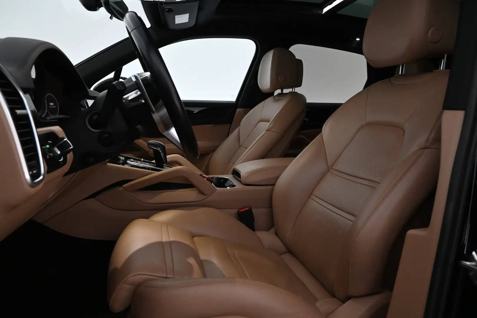 Car Image - 3AFkhPA6BWbNR0MGsWlOcd