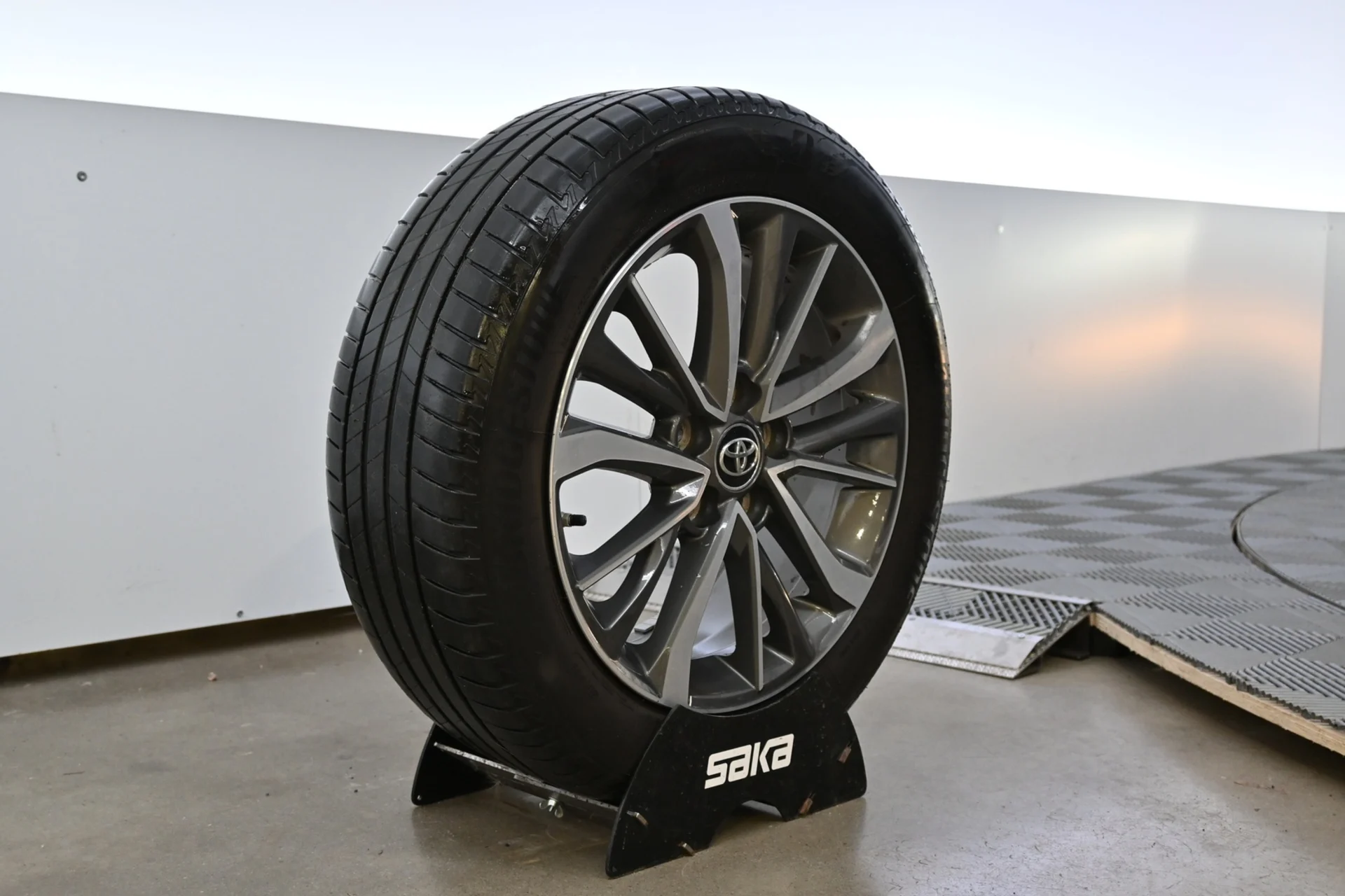 Car Image - 1rOoutd0ppliUNlST1vjis