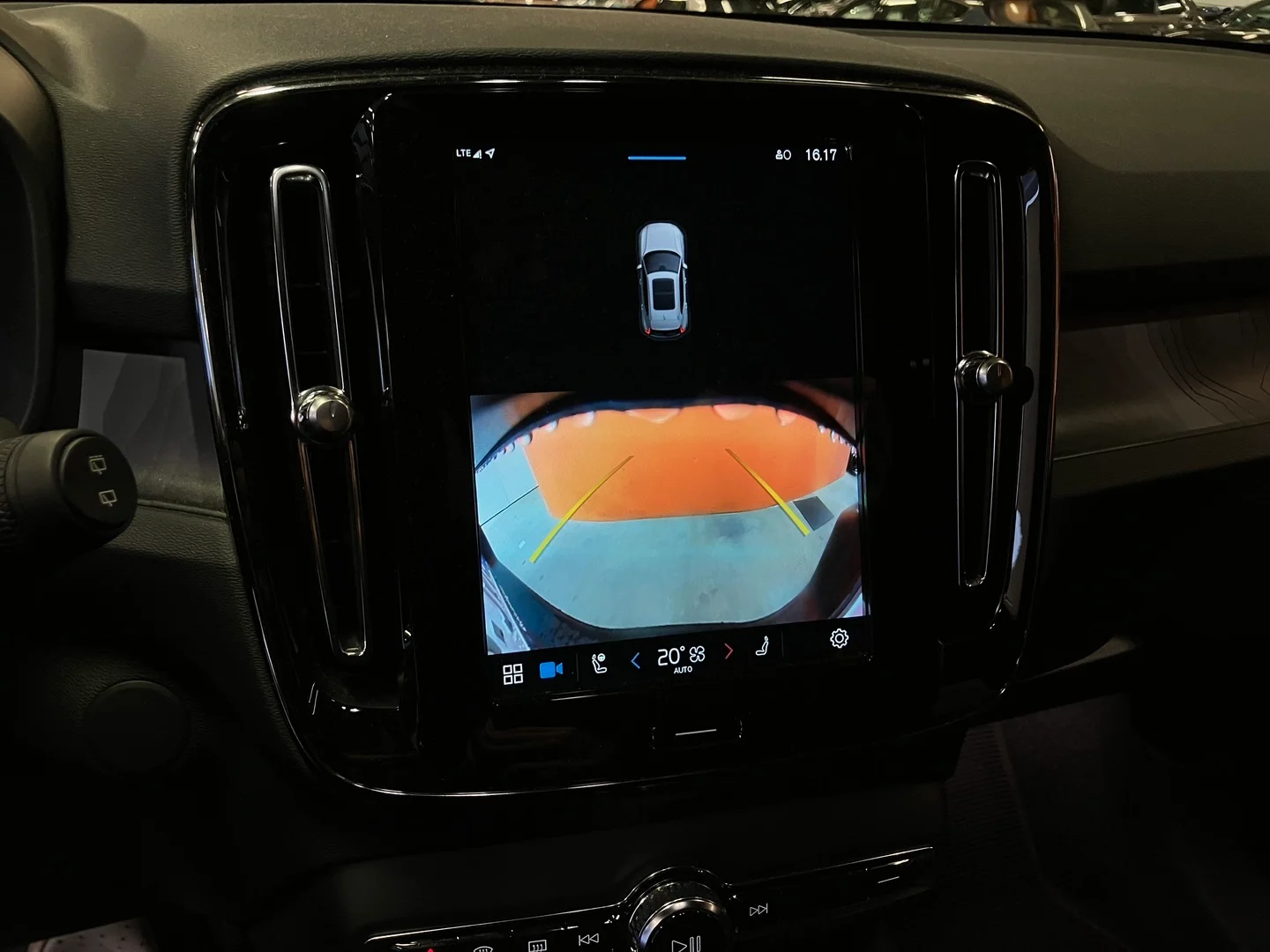 Car Image - iFNlcFY4MaROmXb9SGAjH