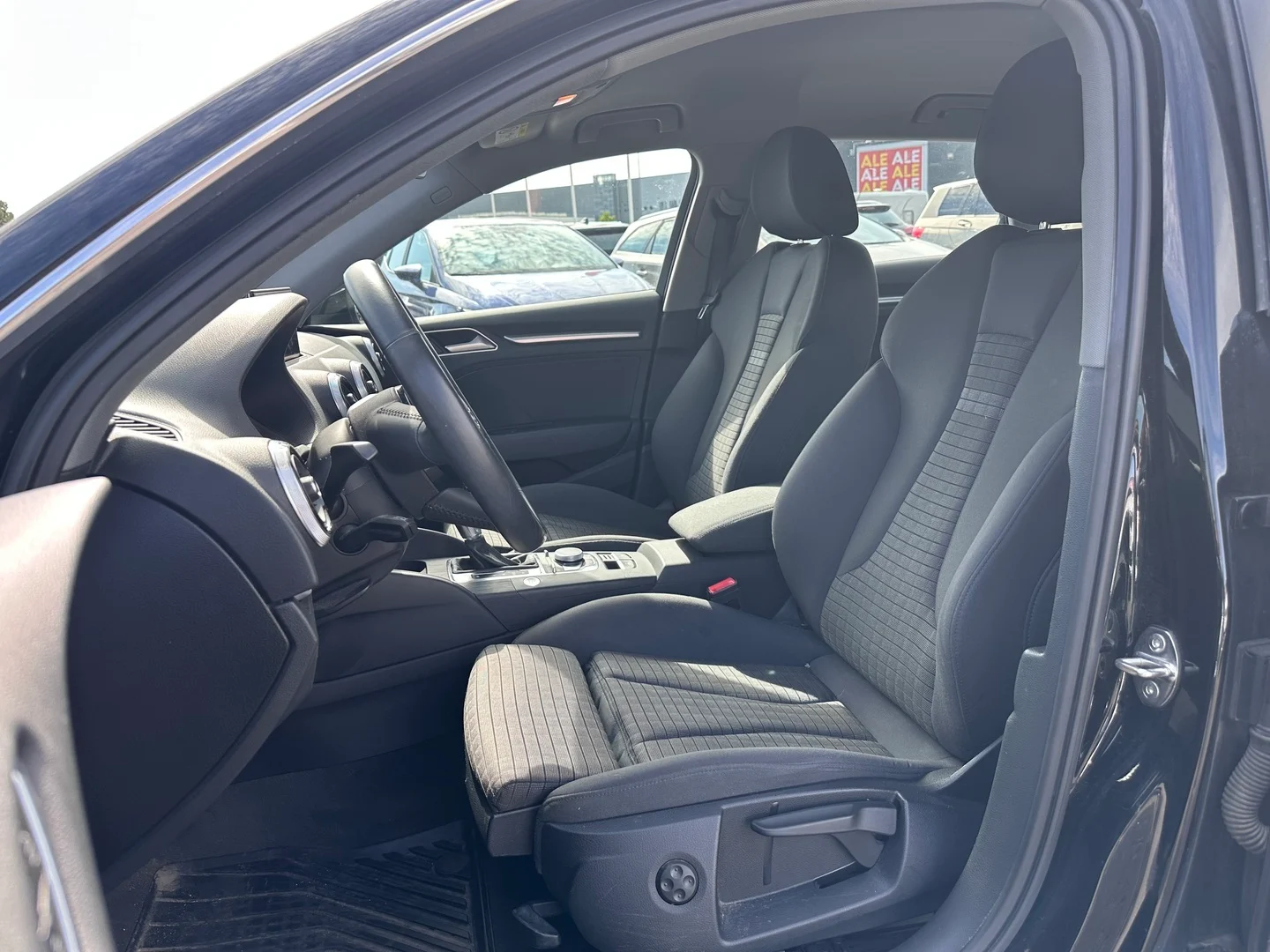 Car Image - 5PefL1Z4awJGX1OuQCZaff