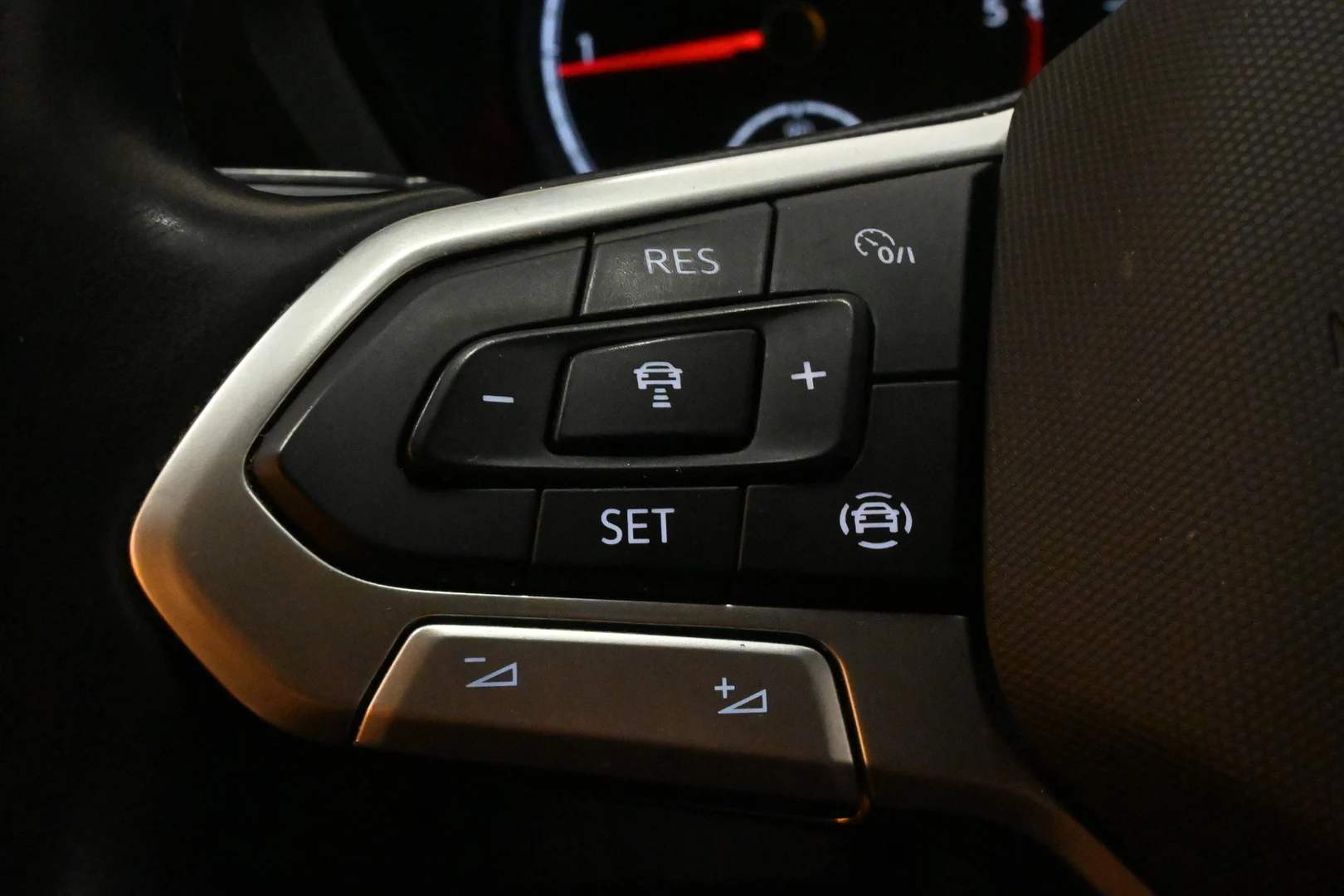 Car Image - 2zNzej9CTaxHta5BUwDk7R