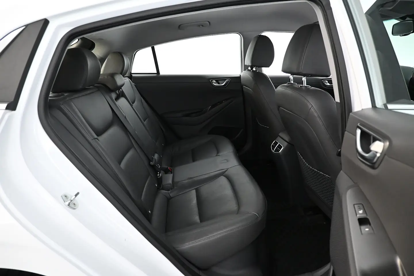 Car Image - 33sIctCa3a0nfm4K22bIgj