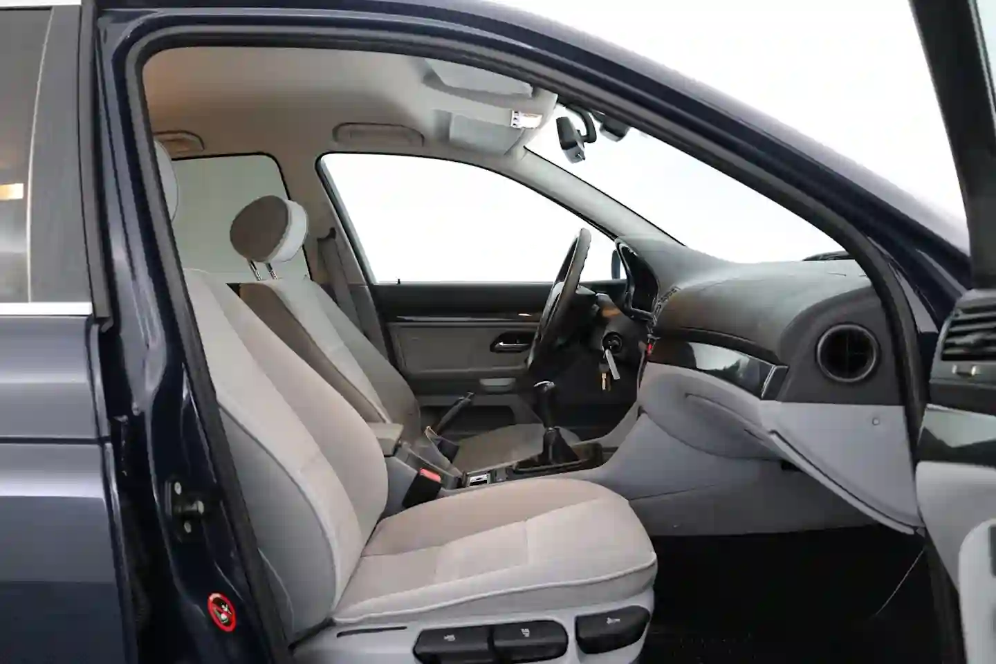 Car Image - 3IKiY7PbxQxpnScLIMlczu