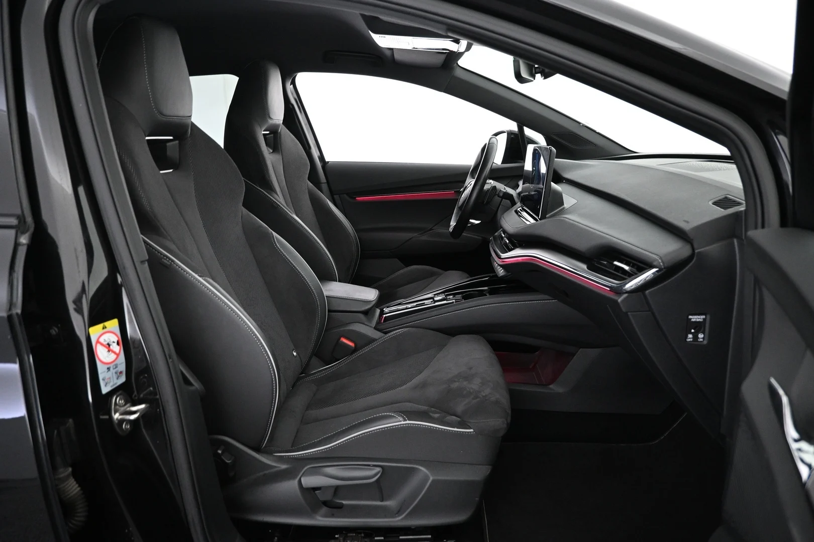 Car Image - 4Zf3OSgBvyUZHNPwWGYfop