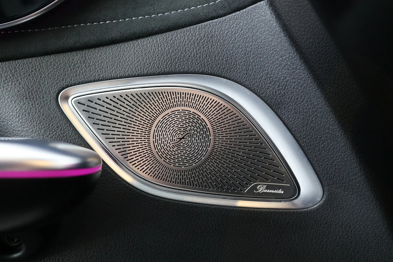 Car Image - S4fRR5XwsjANLWshlBZy6