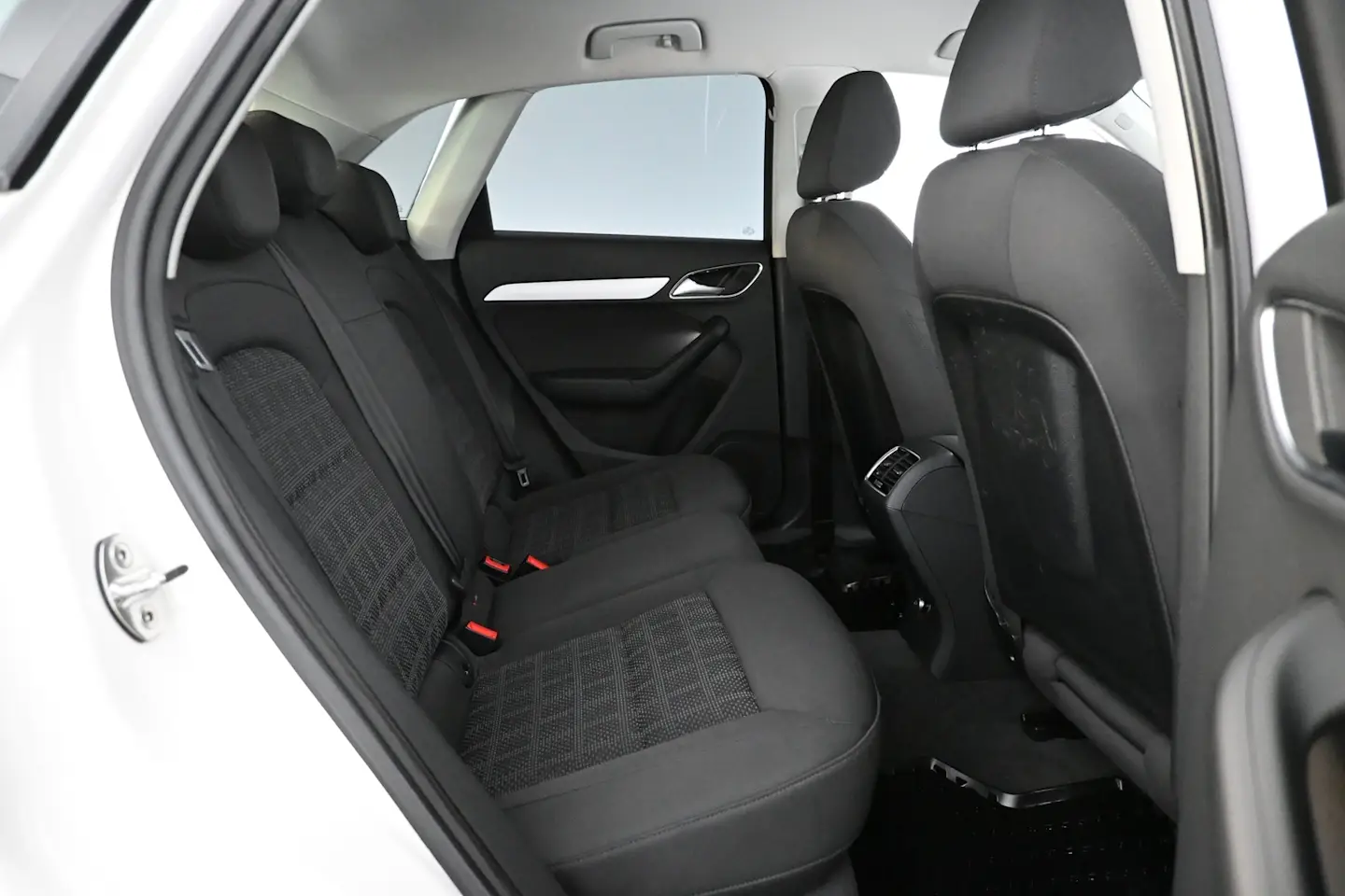 Car Image - 742MCYjj5w4aFsiSyAbi0t