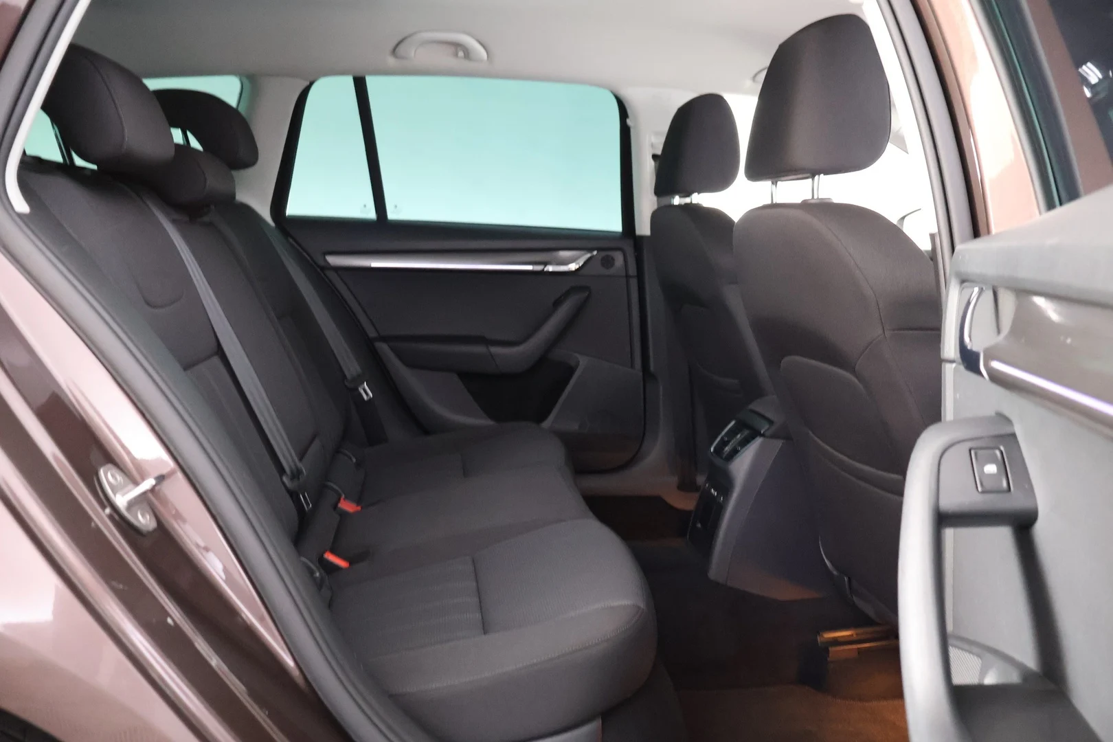 Car Image - fn9BFS38SKJxmYdHuAEc6