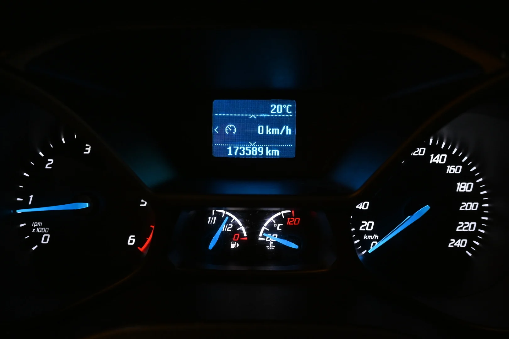 Car Image - 24Ja2Qie7noWp6y5iu4hXa
