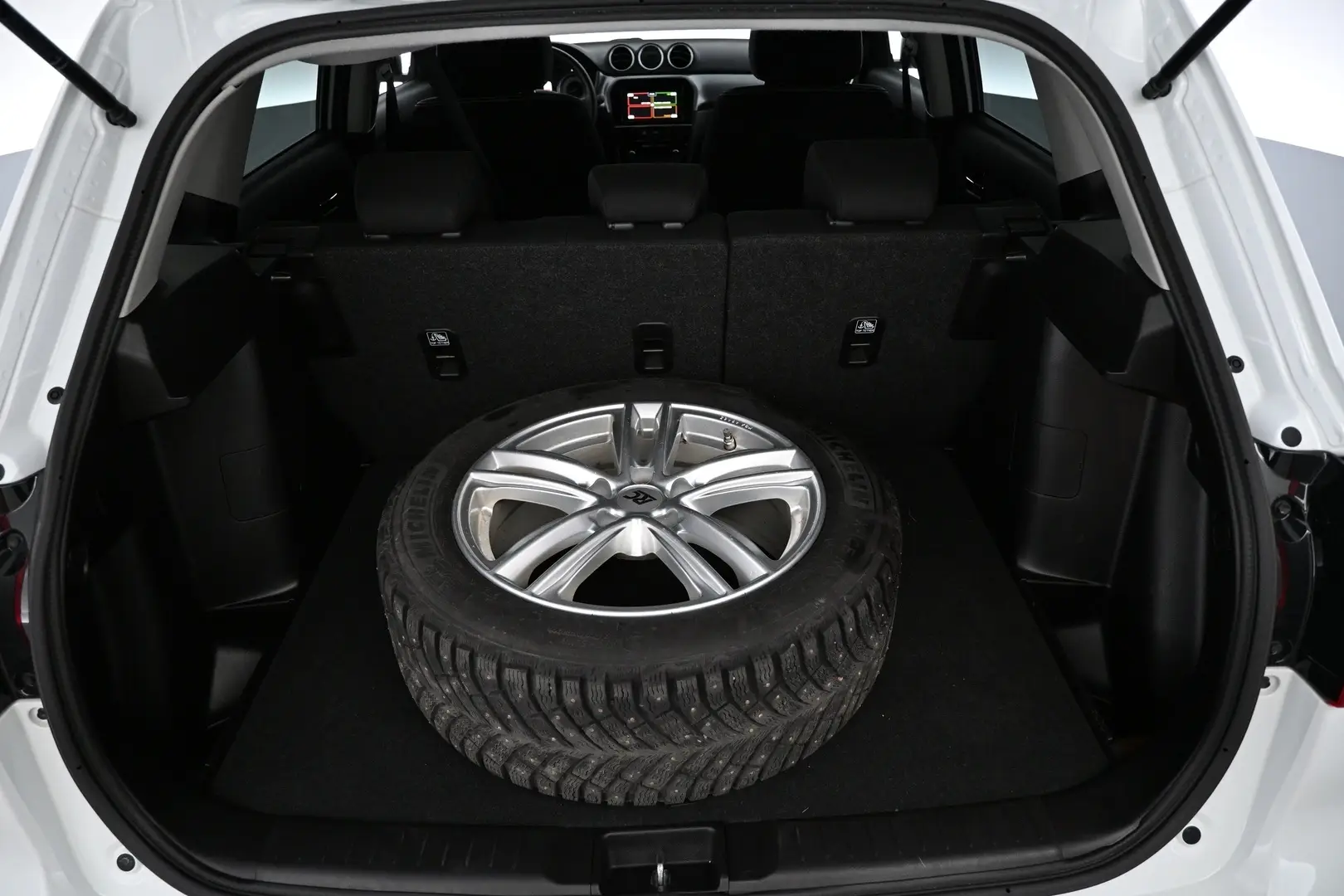 Car Image - 30wQBOwkB0PUx9yi7fdntU