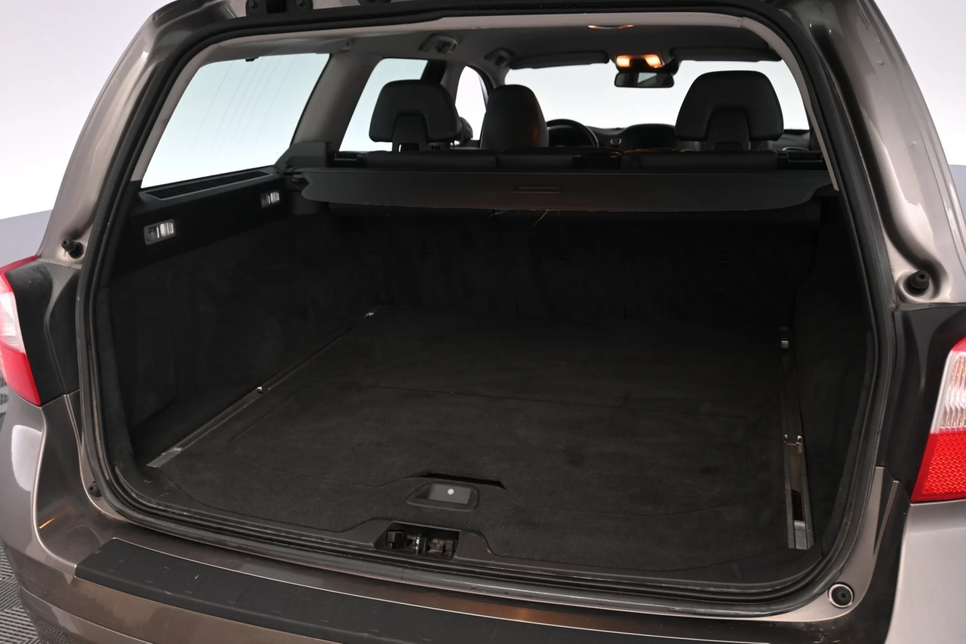 Car Image - UMtp6Gp3n26lxZH1C3G4Q