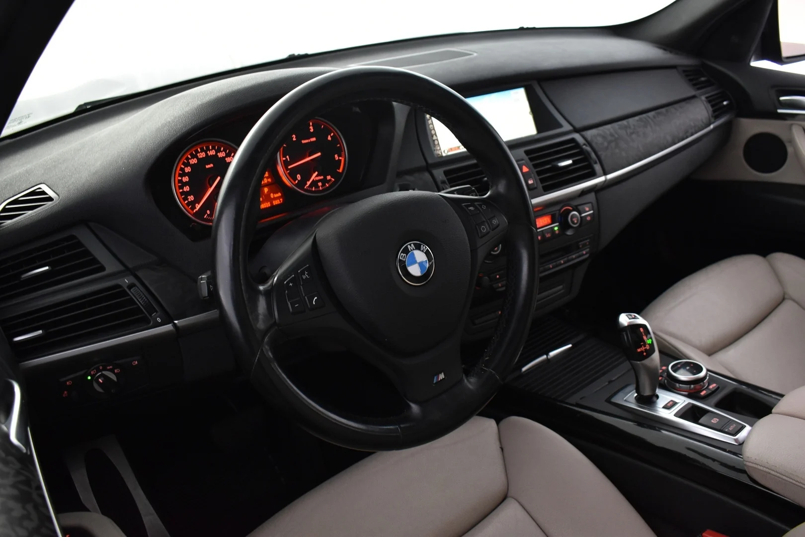 Car Image - 2LfJW9Lu0NDEMn3QpsRTt