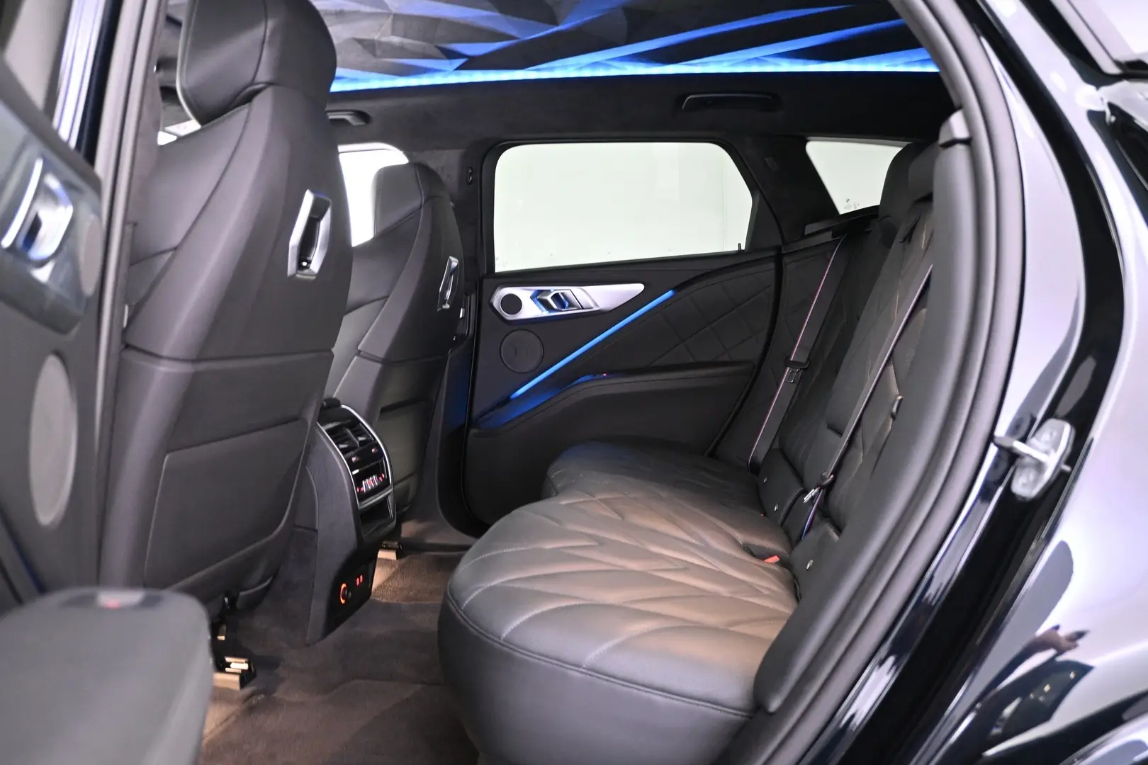 Car Image - 55aue0352q9y92yGLifWpl