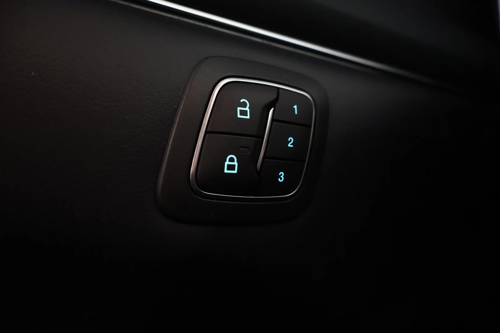 Car Image - 1gWGbEtB7a4UhqADKxf2Tz