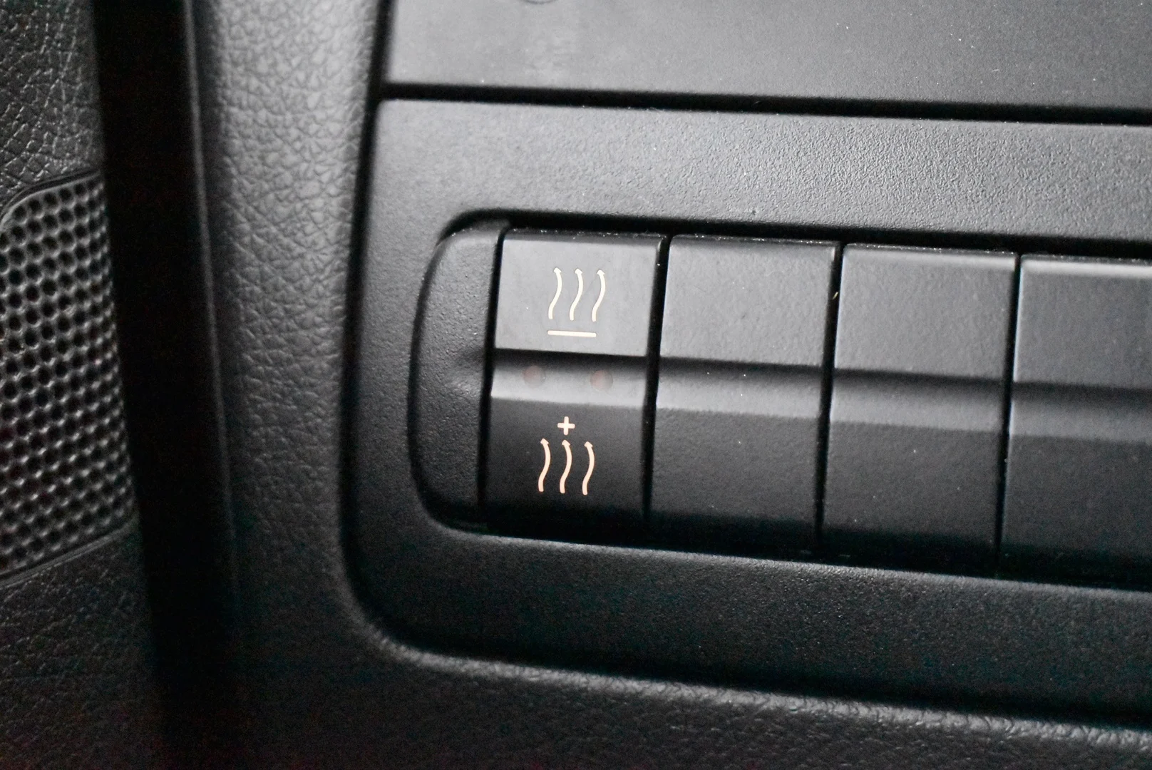 Car Image - 7bBfDm0u76HBWrXjXKSl8k