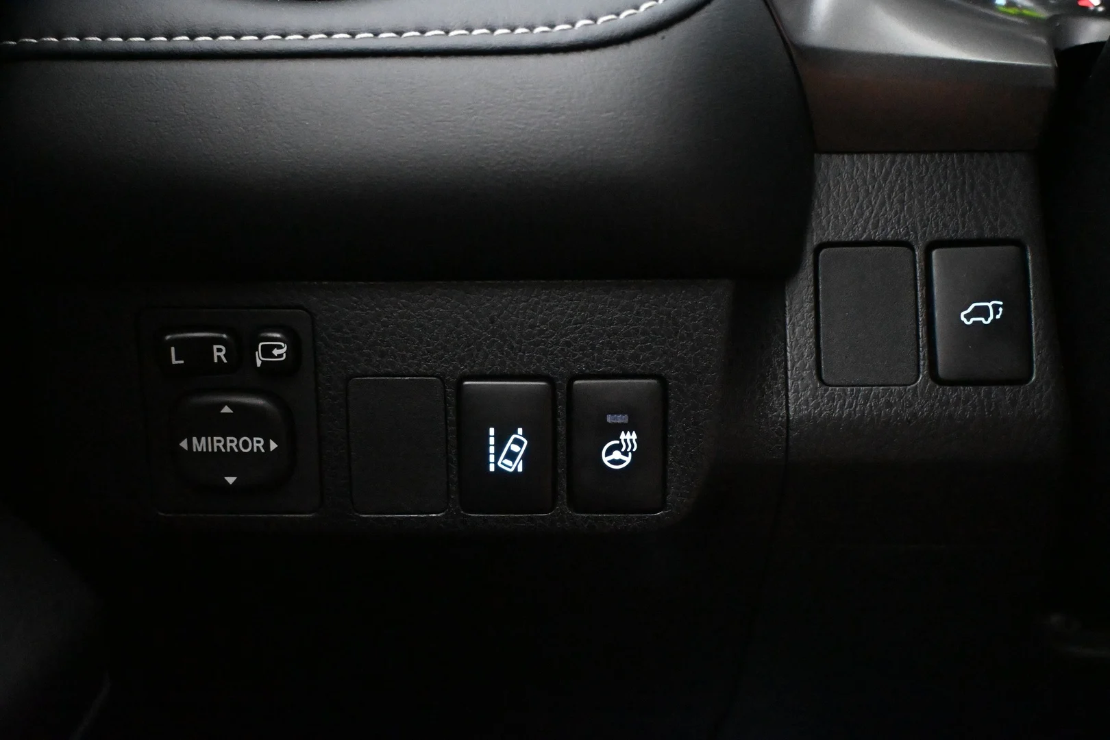 Car Image - 74bFHYtM0r4TXBHWLW6bDr