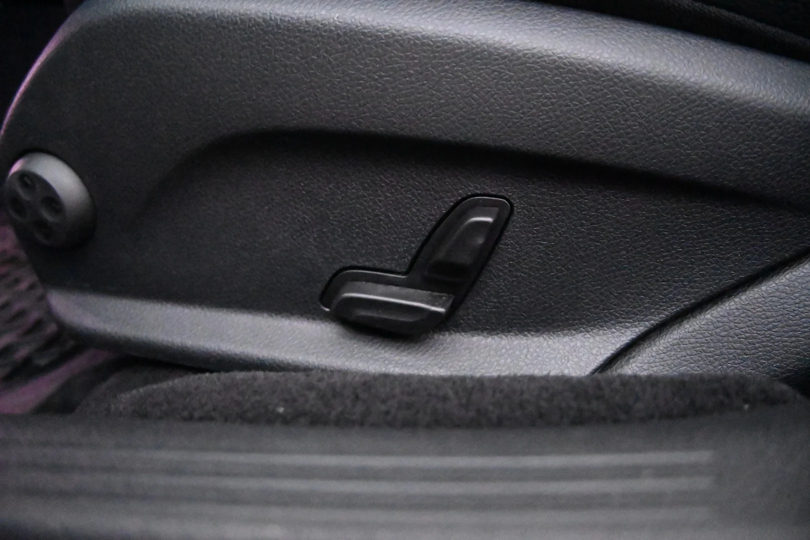 Car Image - 1zwmZhcmL3TILbGUDpH6yO