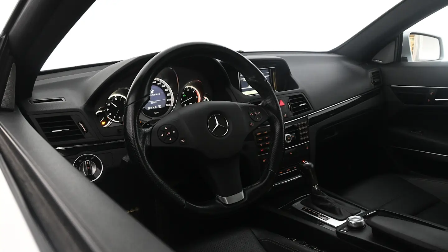 Car Image - uuBGQMucL4L9hccVBY6Mv