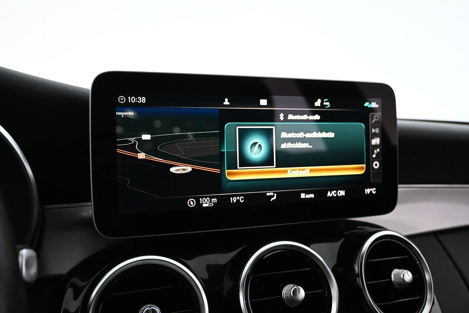 Car Image - Bq1fXrroIwiYVLooQUcrj