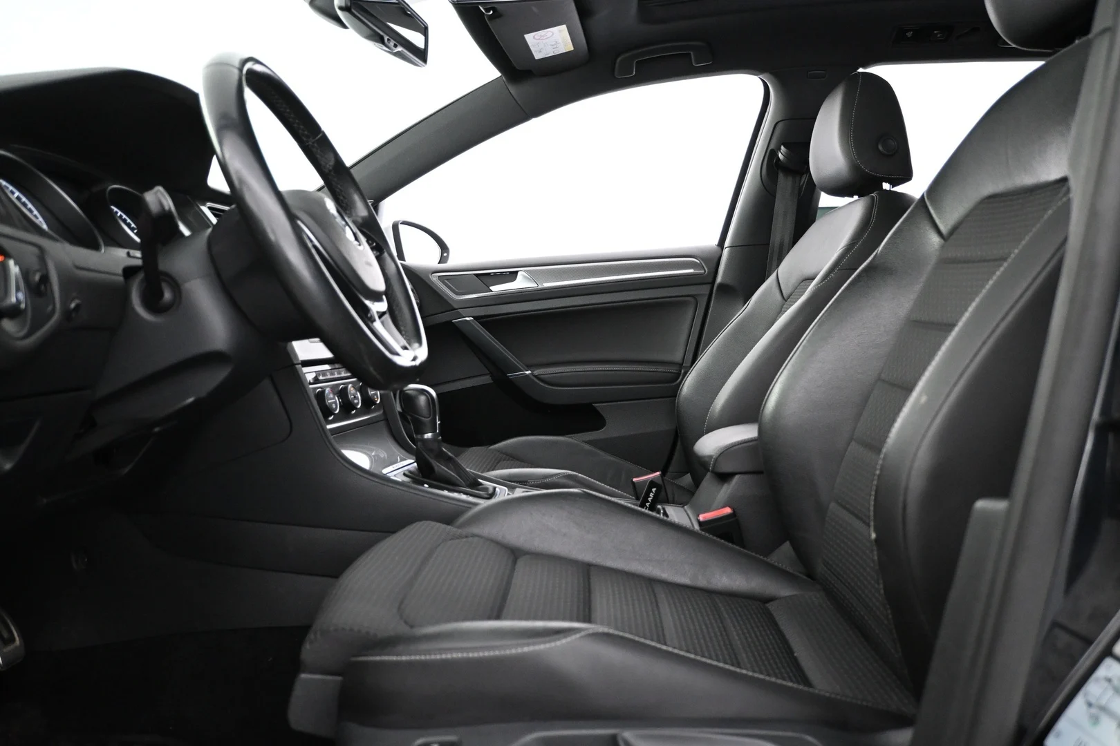 Car Image - 4nRslYYgPhqH17rZp0fMia