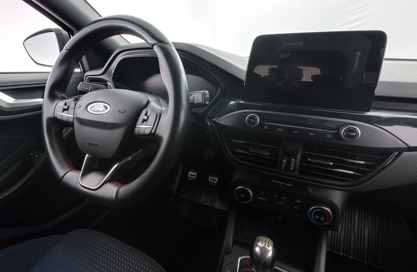 Car Image - 95UvpQgFY54XBcELCgm8D