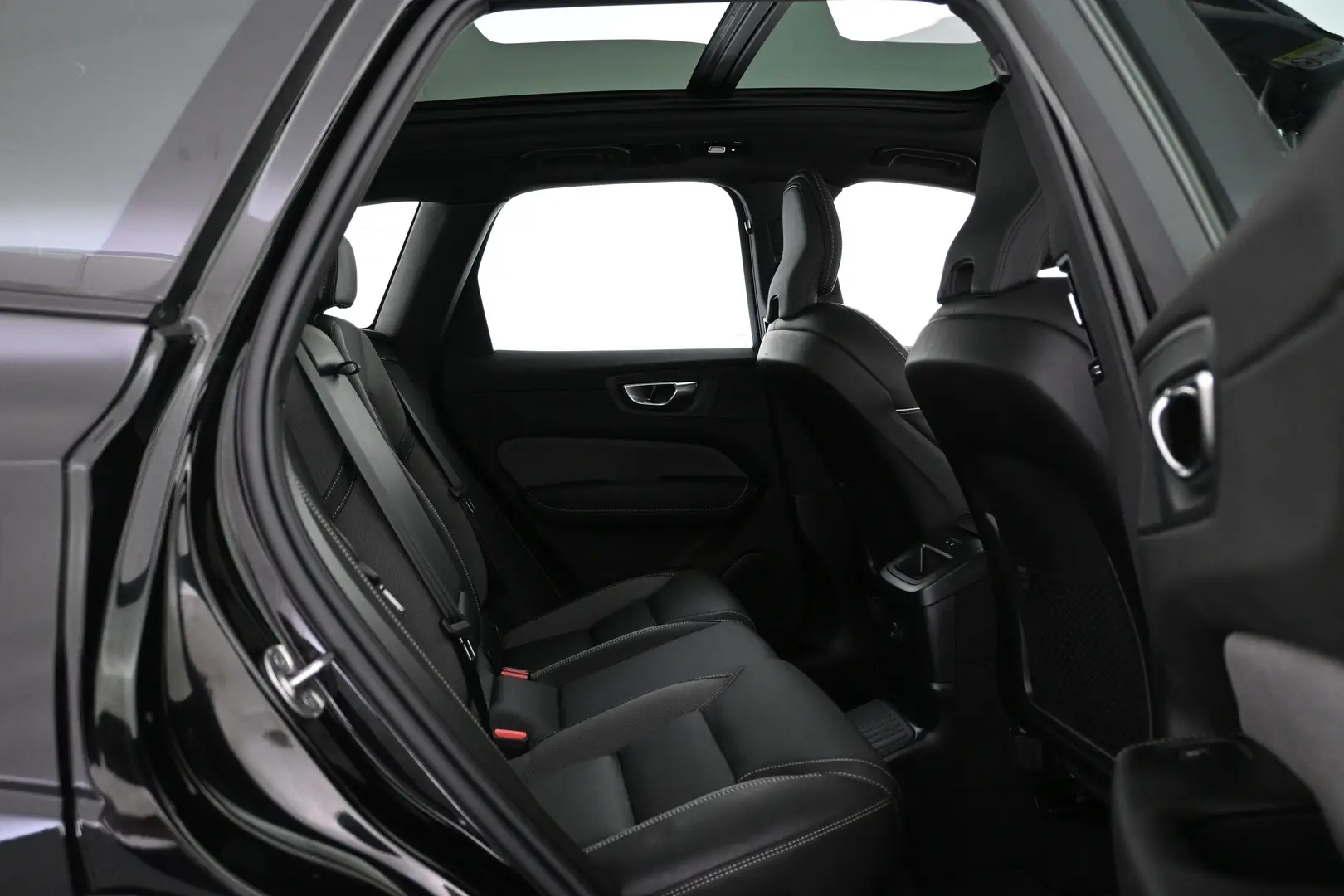 Car Image - 62Ozvl7IRMM4M4p69uTxHV