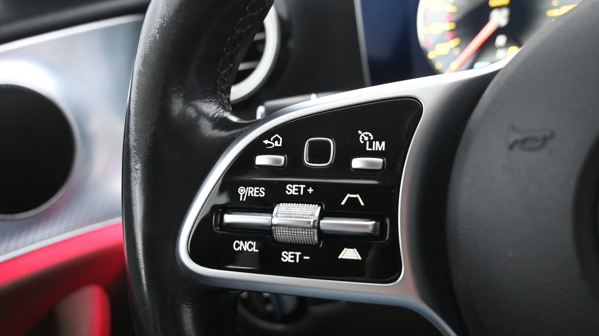 Car Image - 35rkjf8EFKFg0y8RNgNXpC