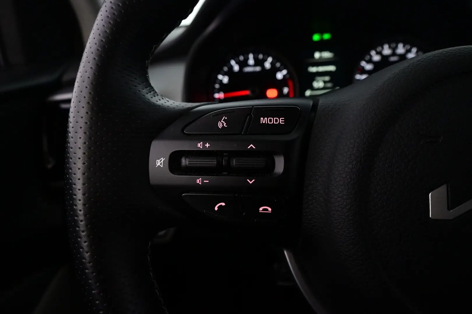 Car Image - 7wbJLCr8LBc0xv4eelHpNO