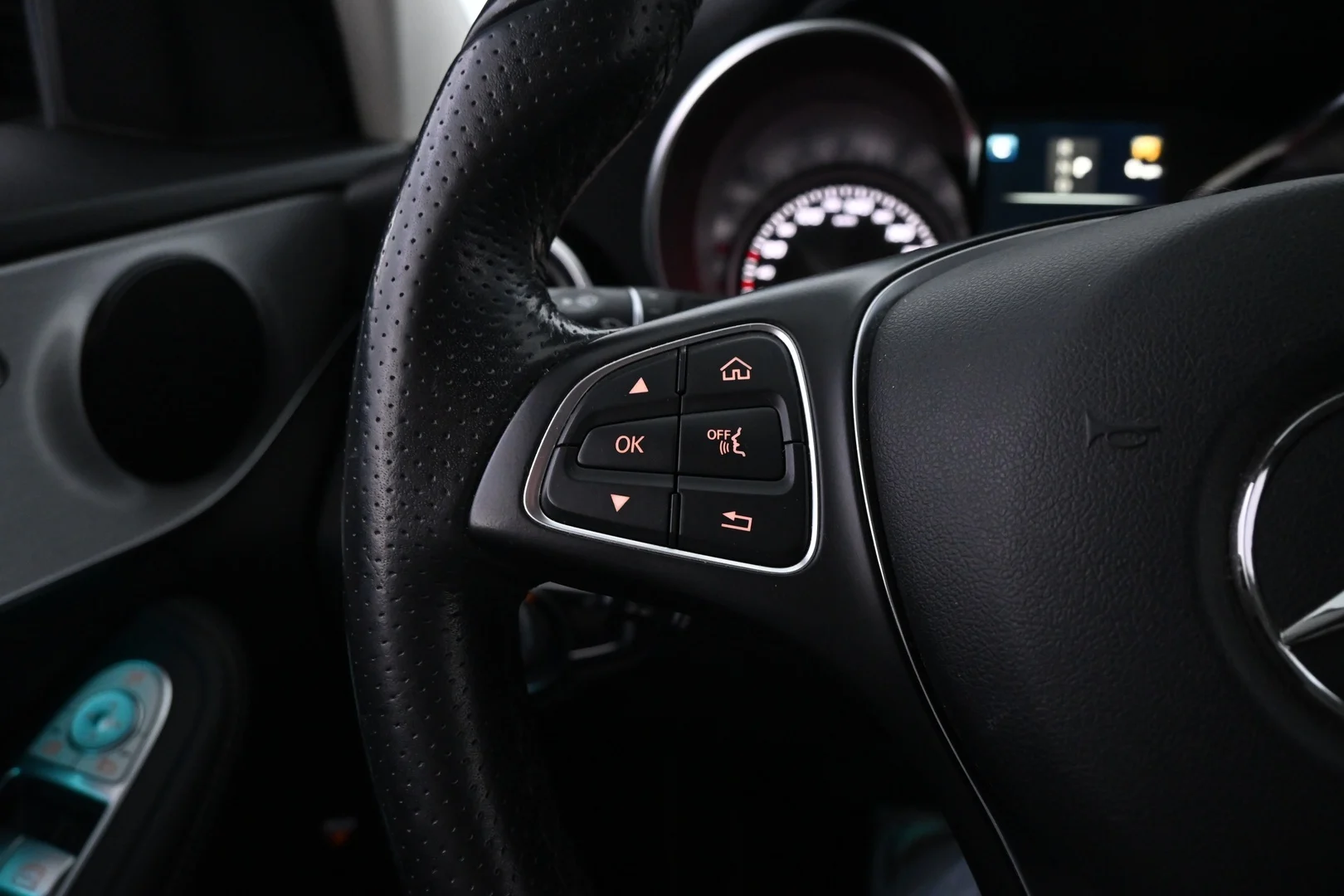 Car Image - 3ncit7Md3zDaRYO2VLOXhf