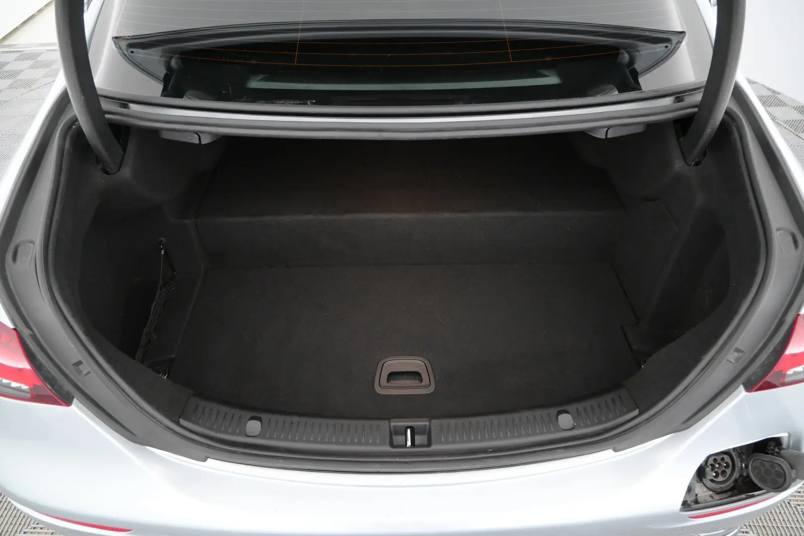 Car Image - 7t70eCS5KD9S2XgGO5uJfd