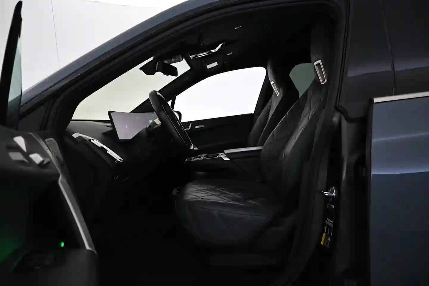 Car Image - 6KGvjyUJIPwCg8erPRx2hh