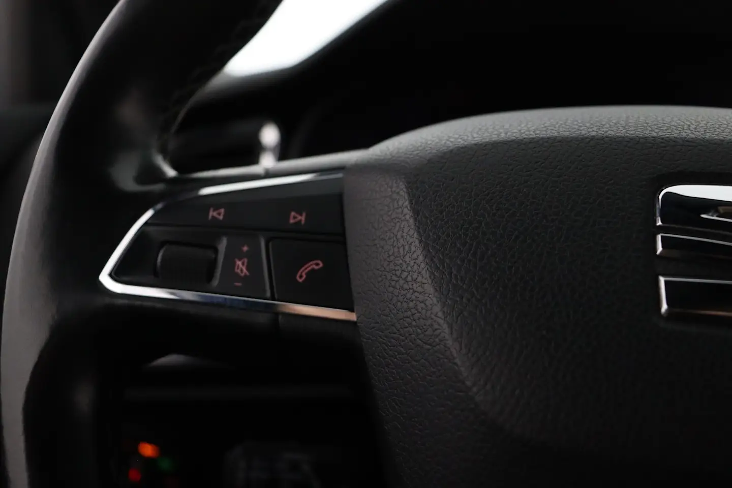 Car Image - 2b2TSoeHZ6GgCx4u3k4nSO