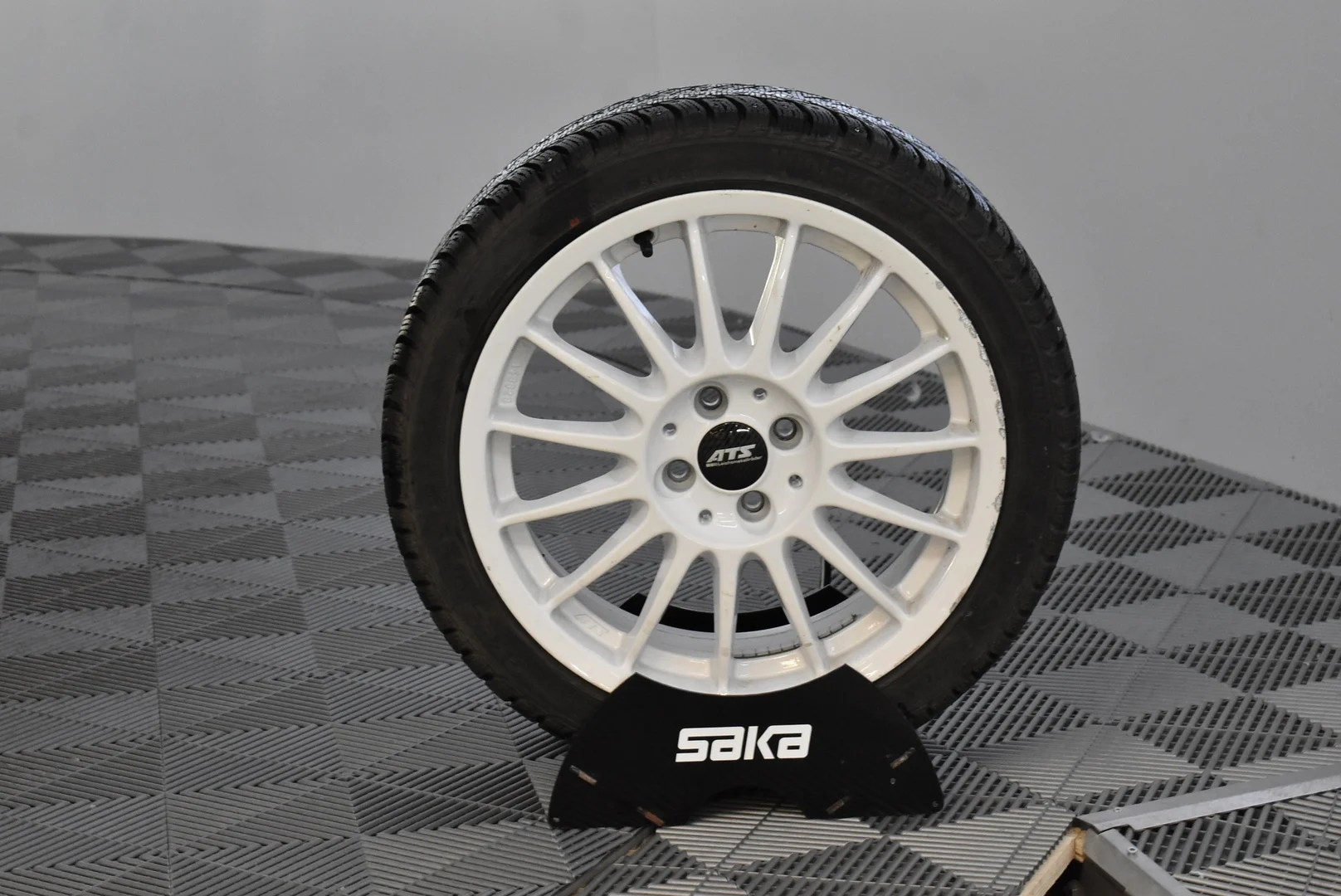 Car Image - 76OqEcS5cksBOq0Sye0tFT