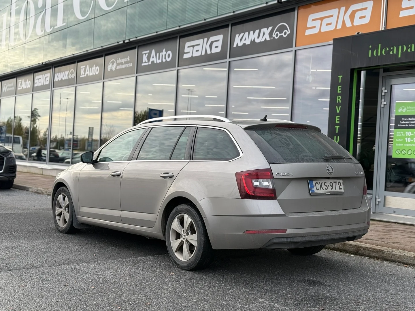 Car Image - 1DcIGEvBRQ8CW74HY4gdh3