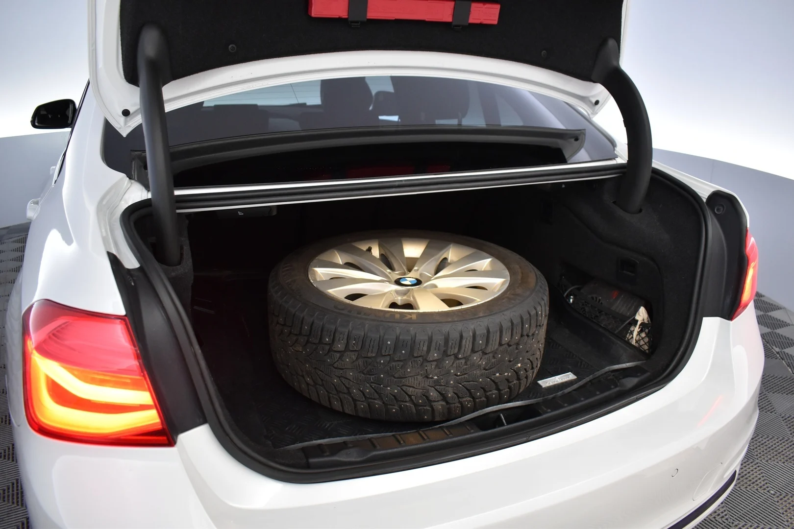 Car Image - 5TT6QbM6mIShtSFeP7IjMS