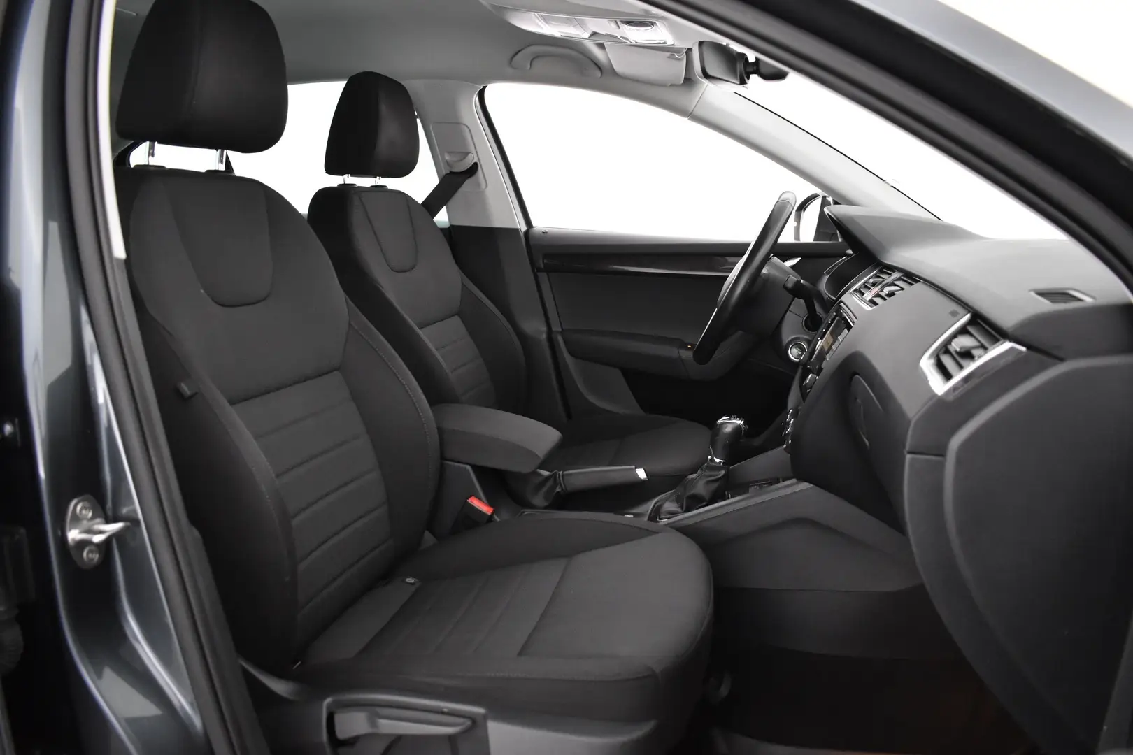 Car Image - 4oWb9oRAY5osejVxI5SCGV