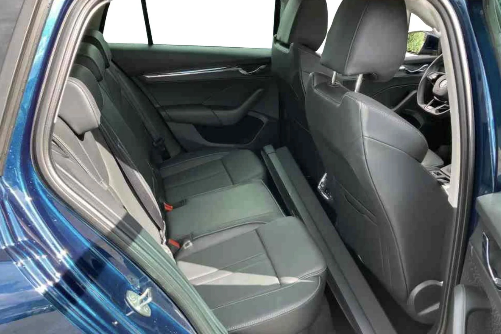 Car Image - 2miCuj0O7GfajFBwv86u5N