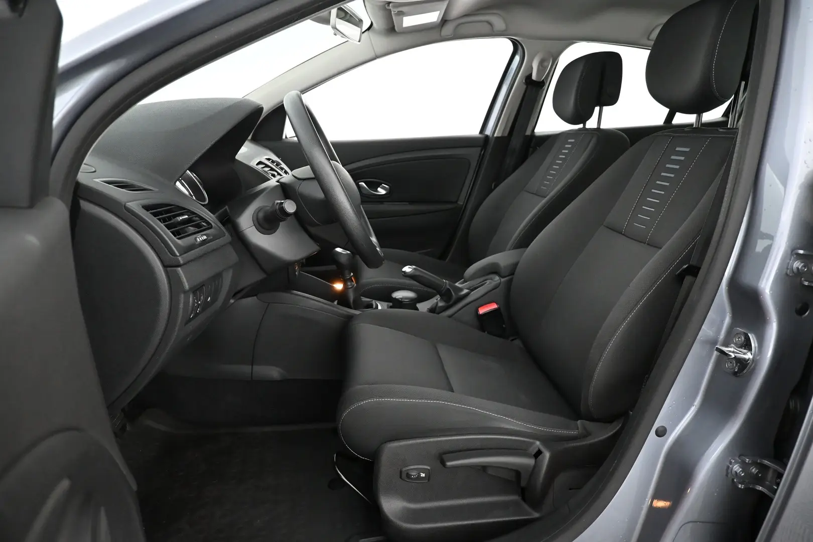 Car Image - 6eMO79EQQ9EOrKfZRTyrrT