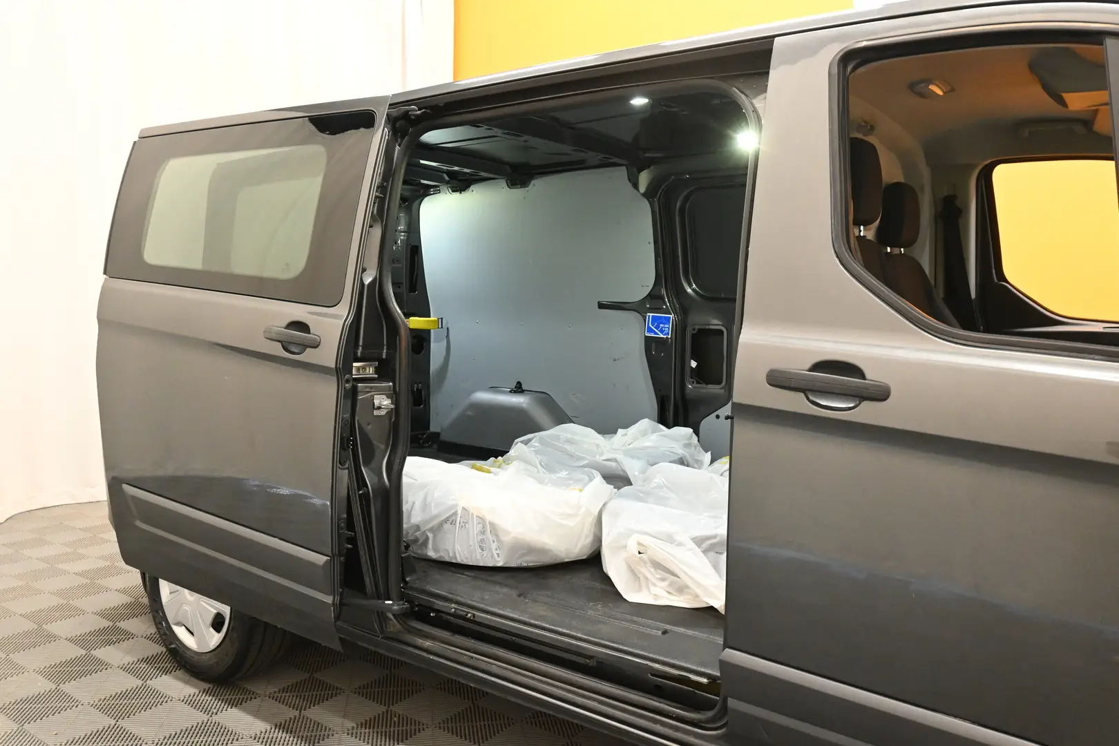 Car Image - 3qCfhIOGvQ7PjgnrRtT457