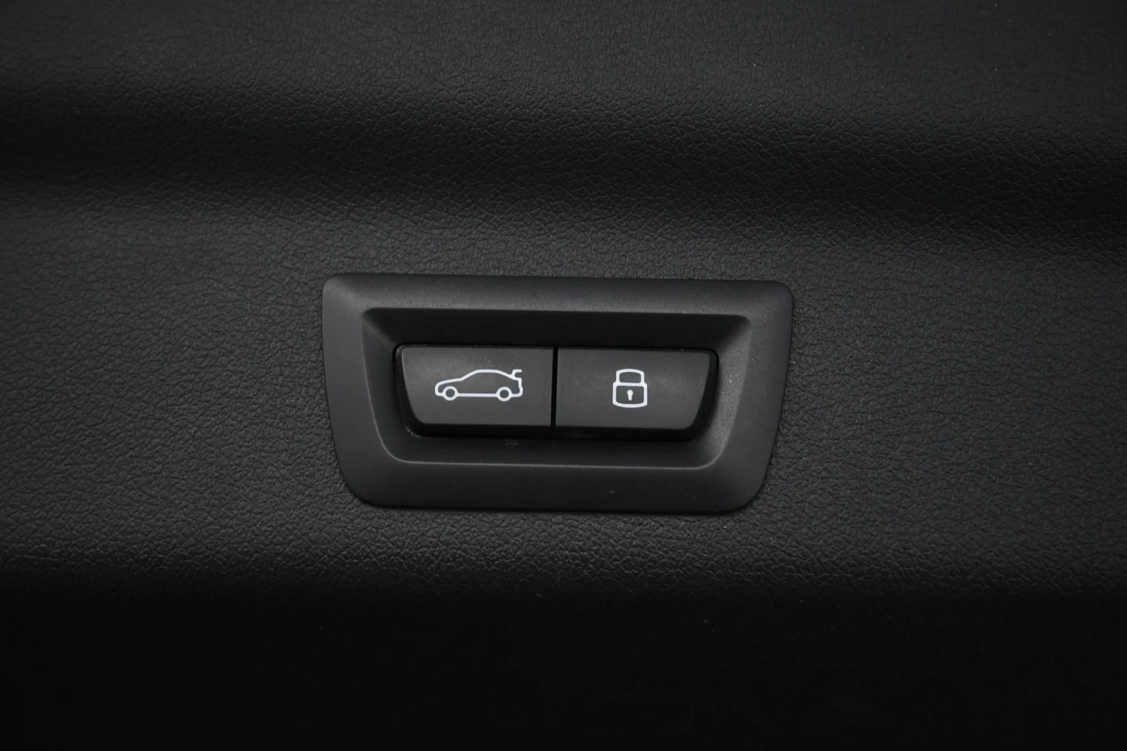 Car Image - 1RQsGym0NGtozV6QwIWSL4