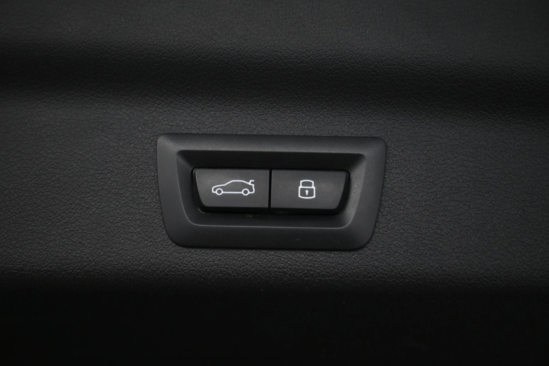 Car Image - 1RQsGym0NGtozV6QwIWSL4