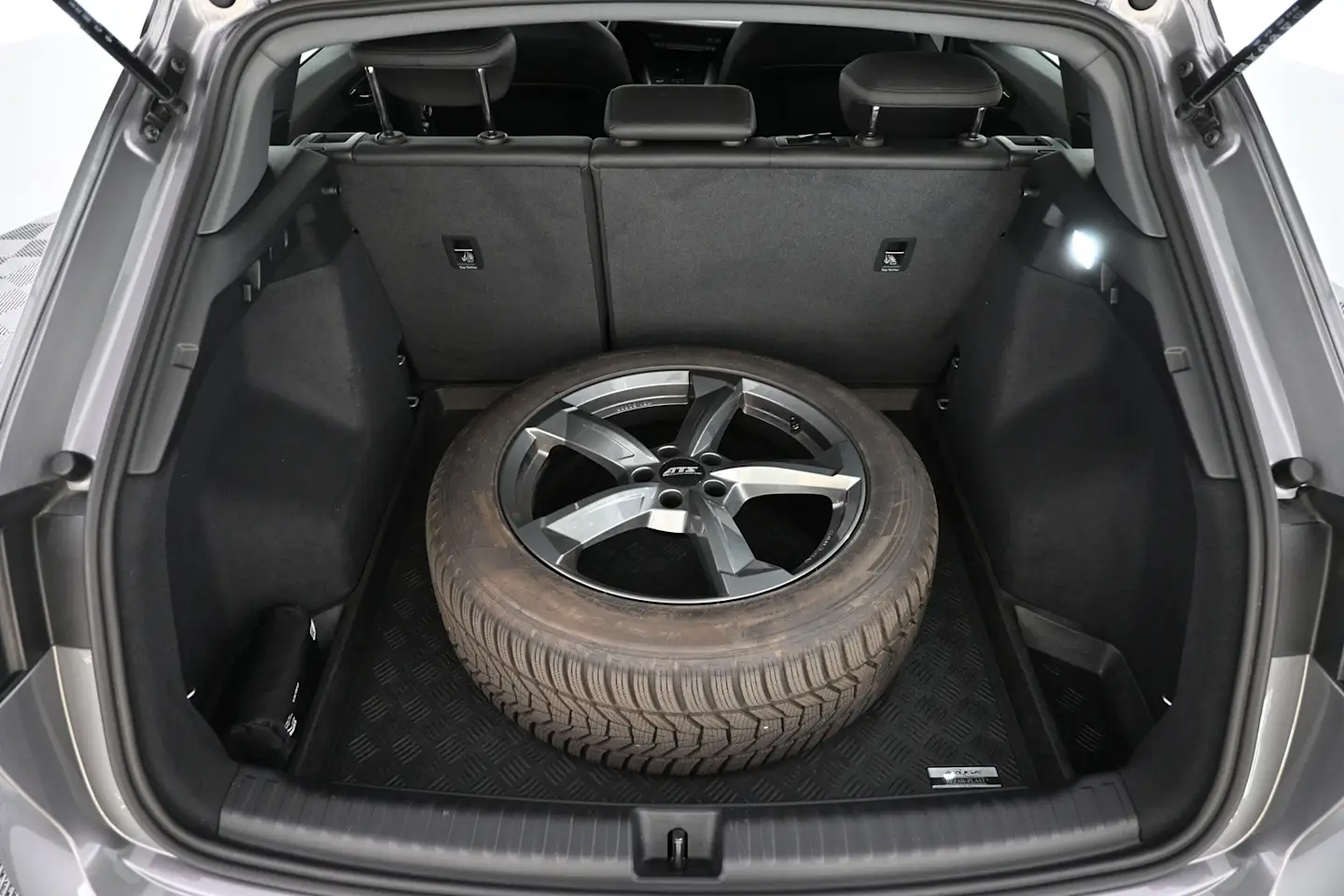 Car Image - 7a1cD1BK4mxwboW0pr338U