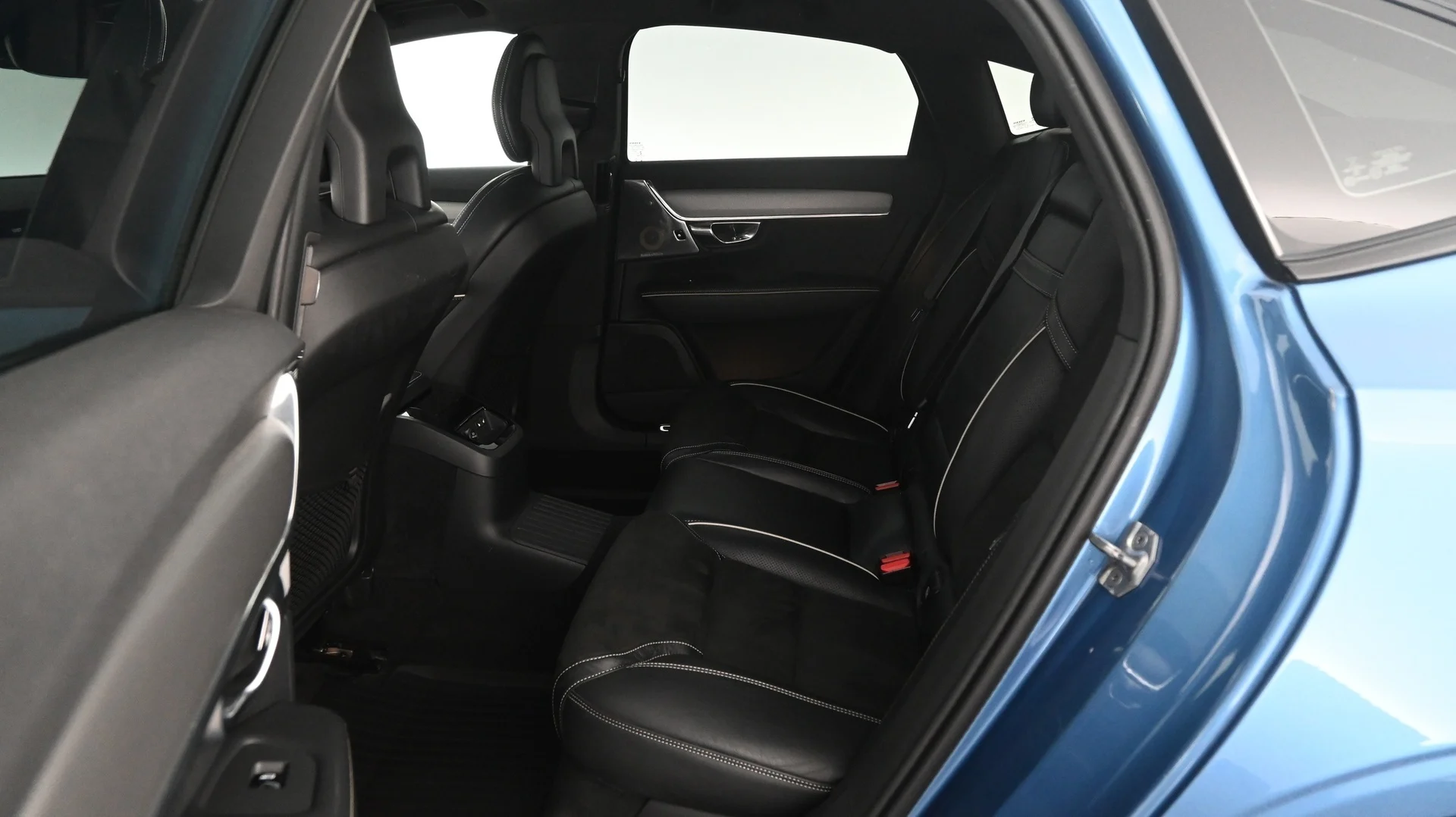 Car Image - zElXcsCM2oePgLDNFm0wc