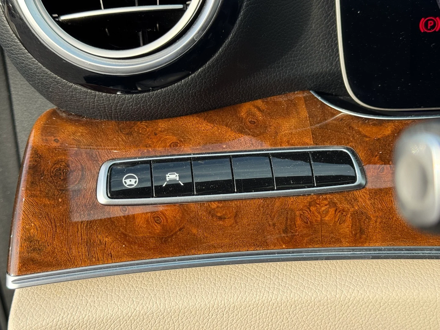 Car Image - 4Z1RplYqtInSv2VLqeYtYj