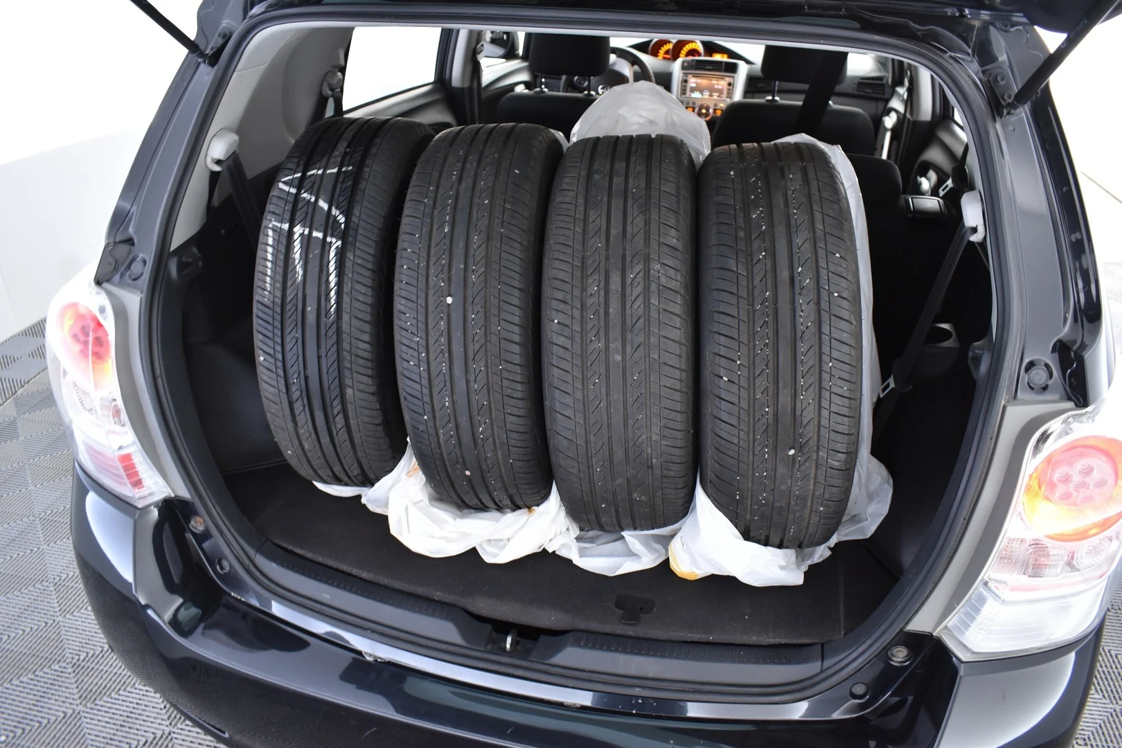 Car Image - 5fju7lrnmUsXY6gk4AfNel