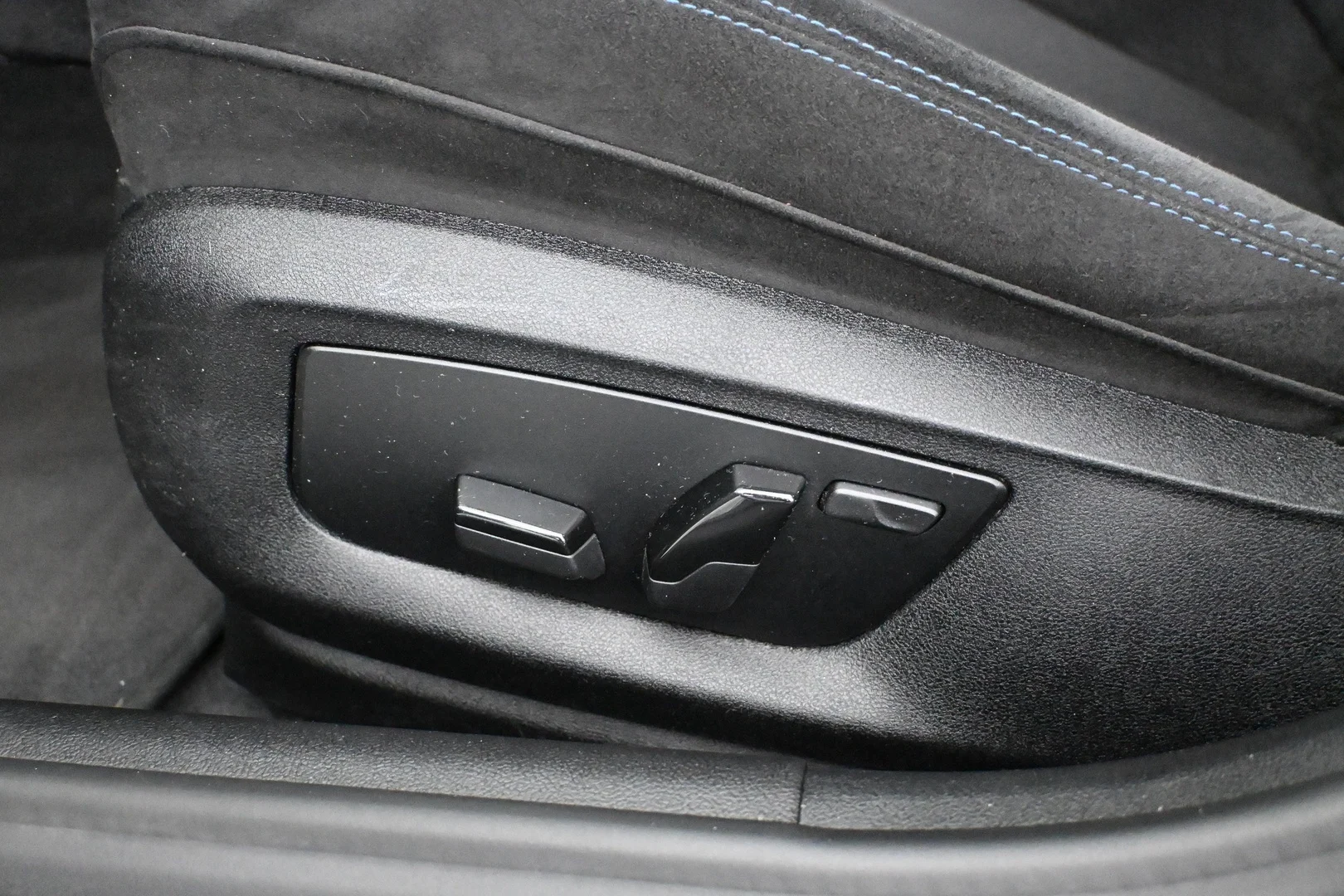 Car Image - 1EwHnLJSdQtrx51w5MzIRE