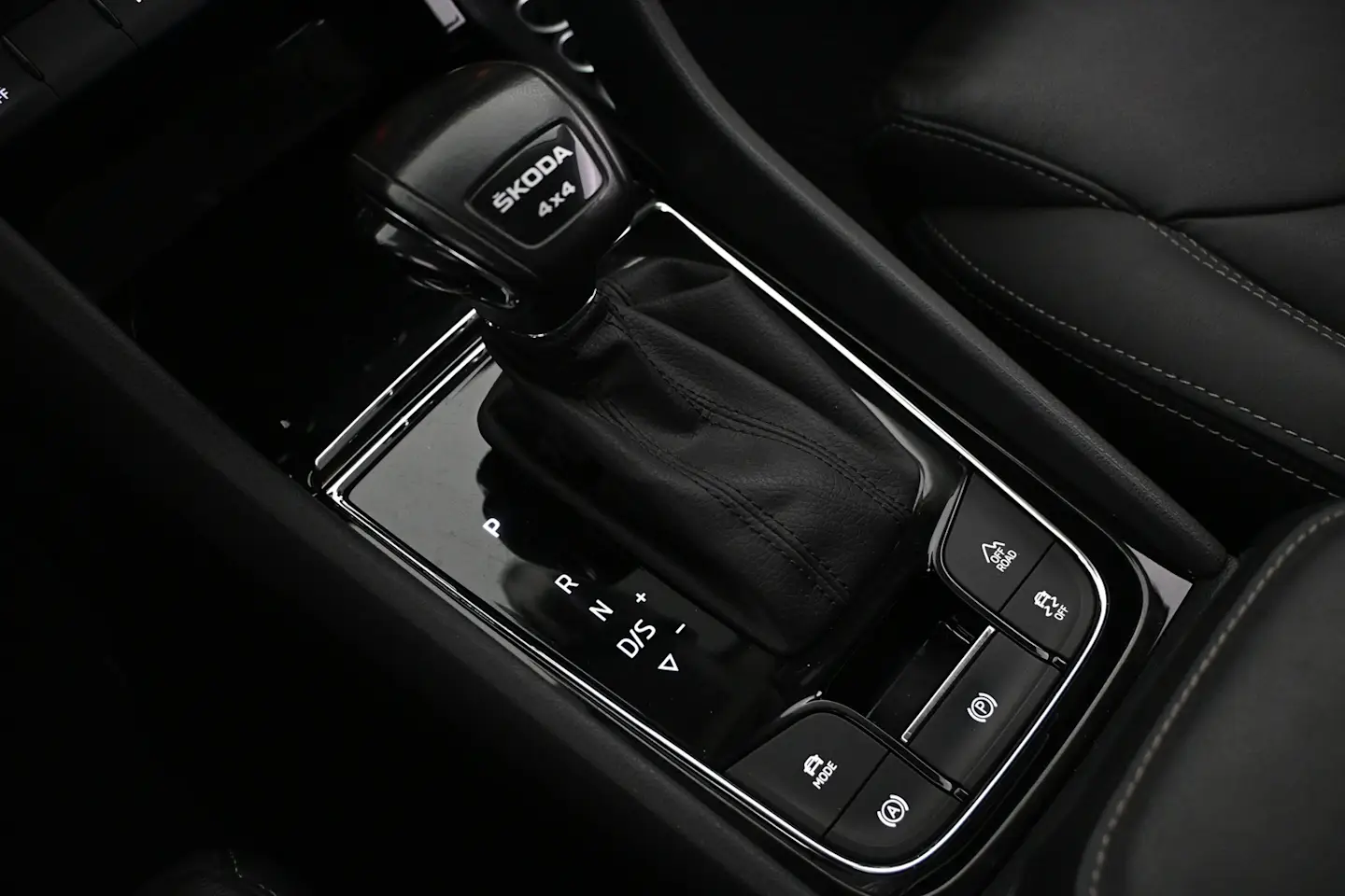 Car Image - 4LuozmvvtmWl5uv7Nd94Iz