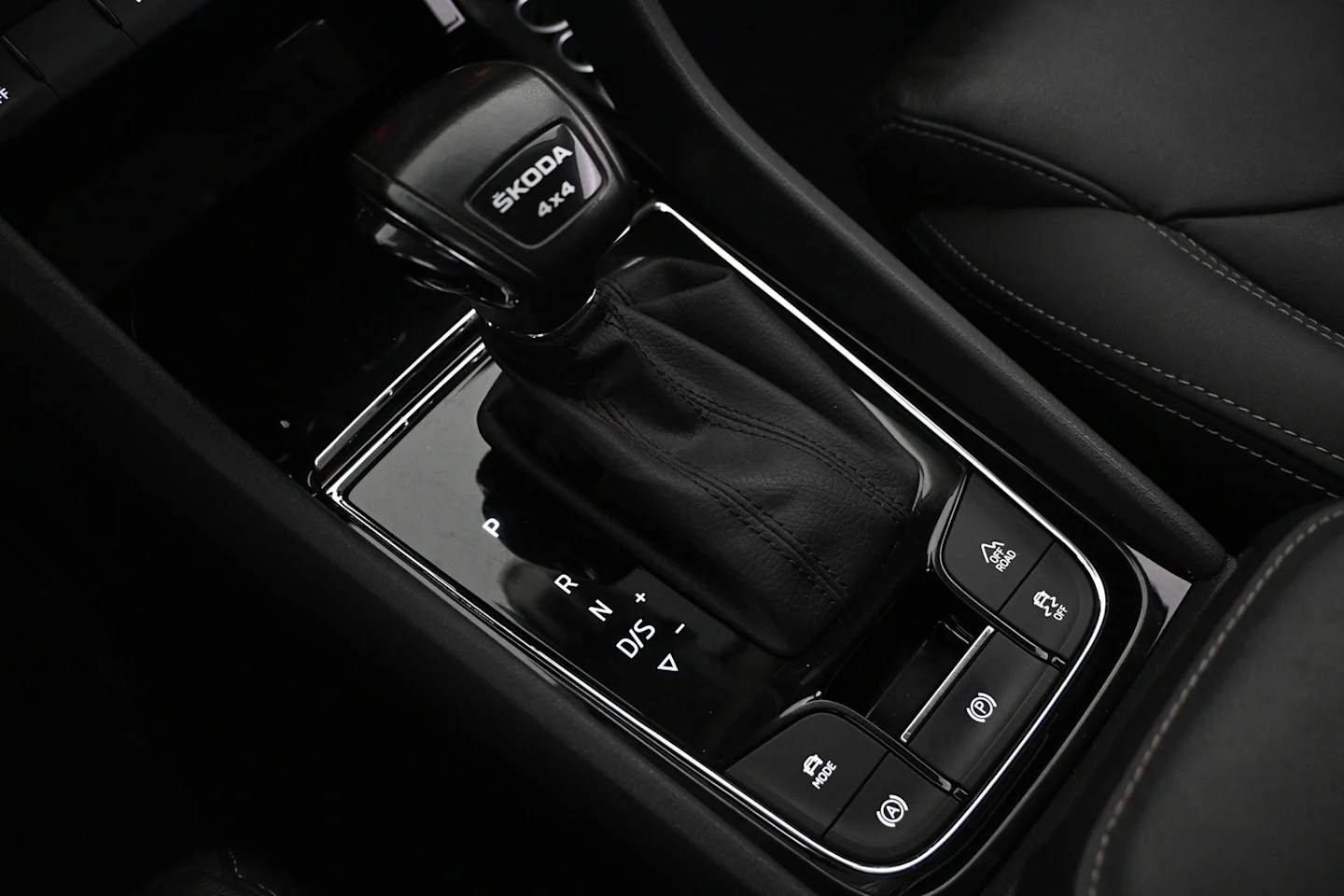 Car Image - 4LuozmvvtmWl5uv7Nd94Iz