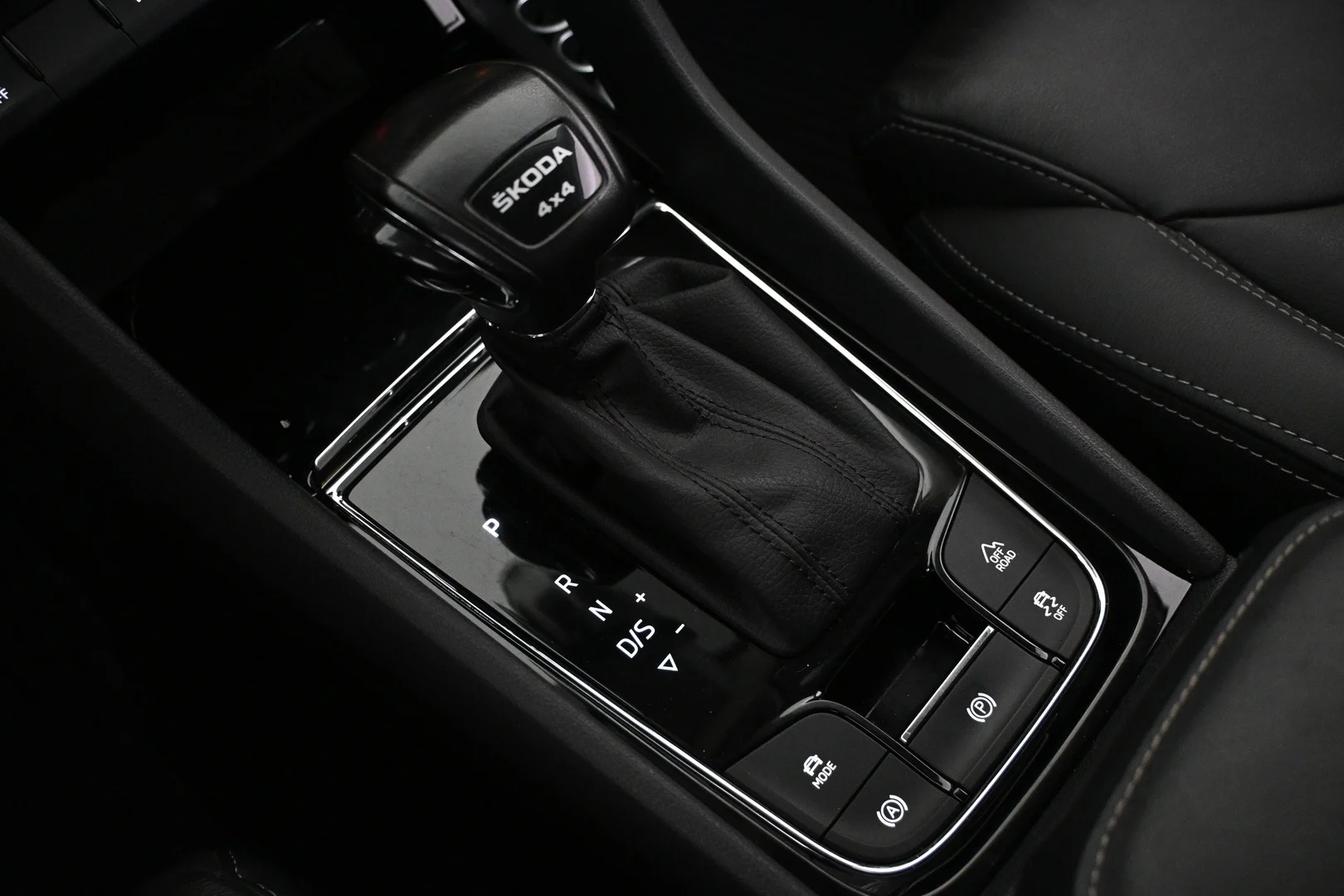 Car Image - 4LuozmvvtmWl5uv7Nd94Iz